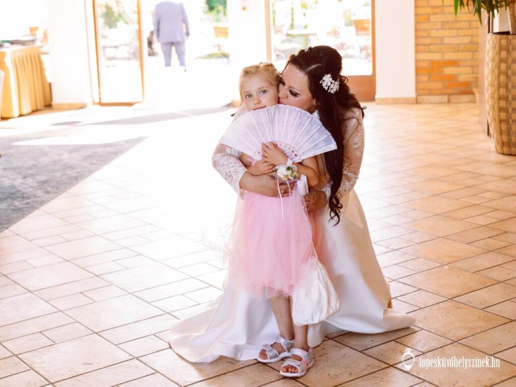 airport hotel stáció esküvő