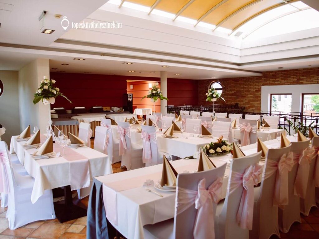 airport hotel stáció esküvő