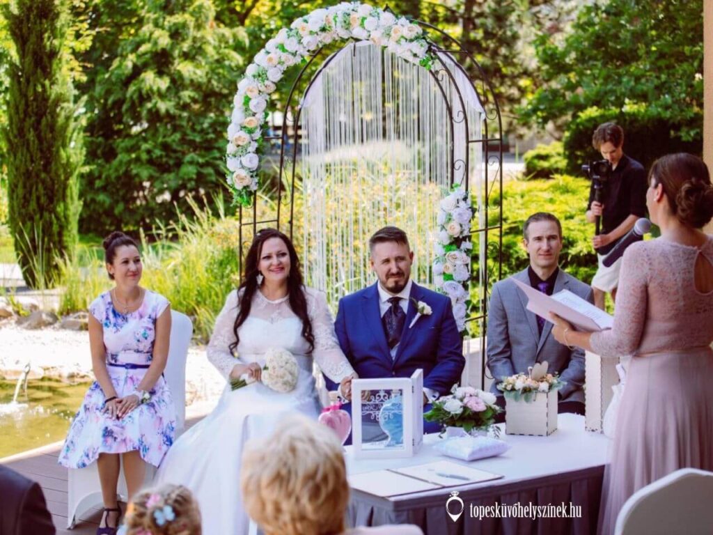 airport hotel stáció esküvő