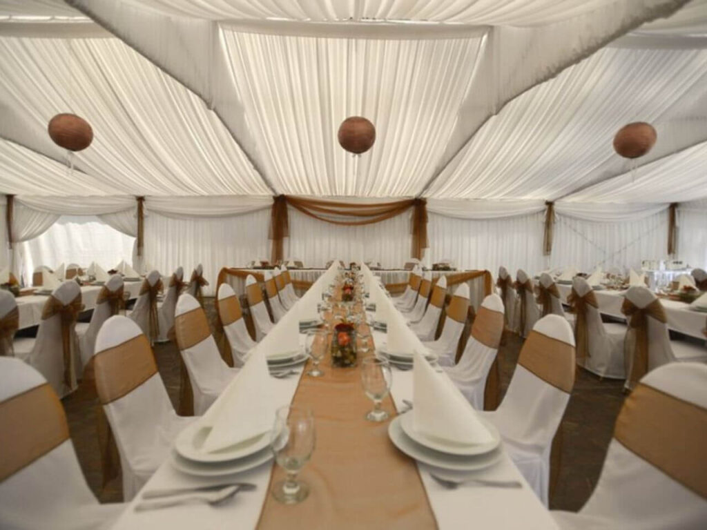 Camelot Club Hotel és Étterem Vác