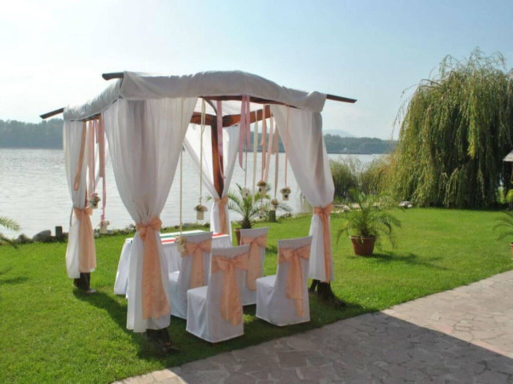 Camelot Club Hotel és Étterem Vác