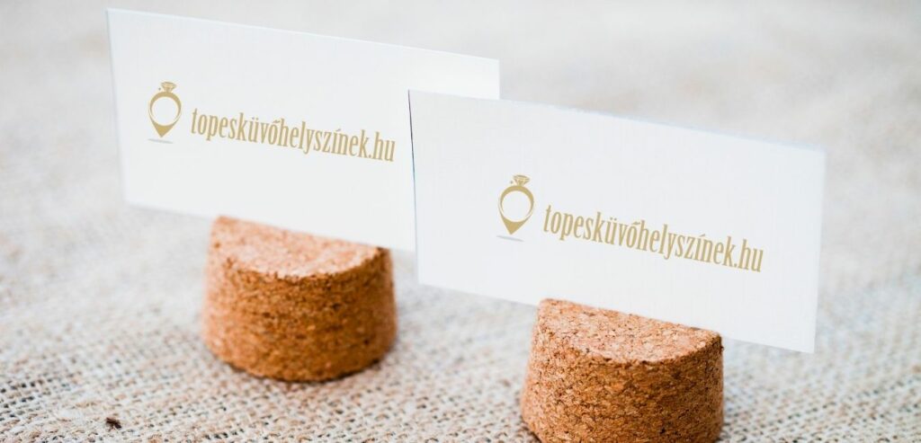 esküvői dekoráció házilag parafa ültetőkártya