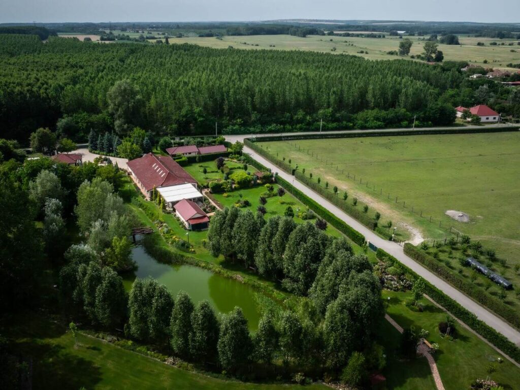 harlekin birtok ceglédbercel esküvői helyszín