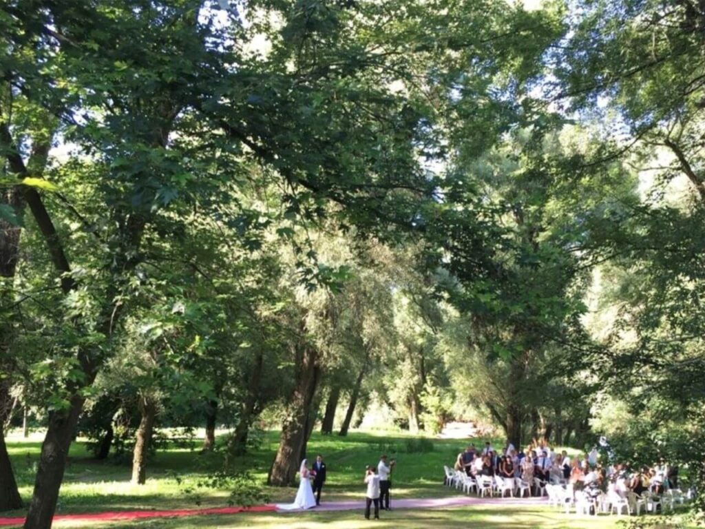 invitárium pap-sziget esküvői helyszín