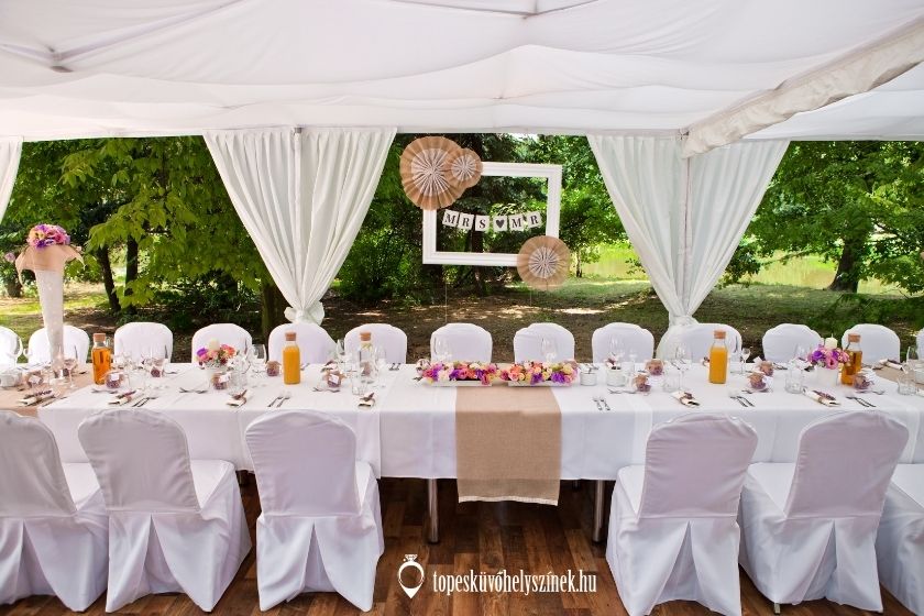 kültéri esküvői dekoráció