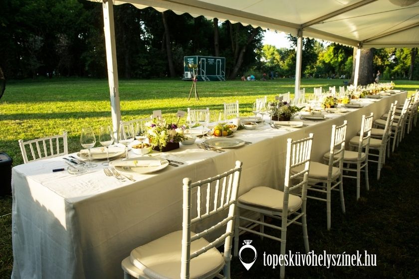 kültéri esküvői dekoráció