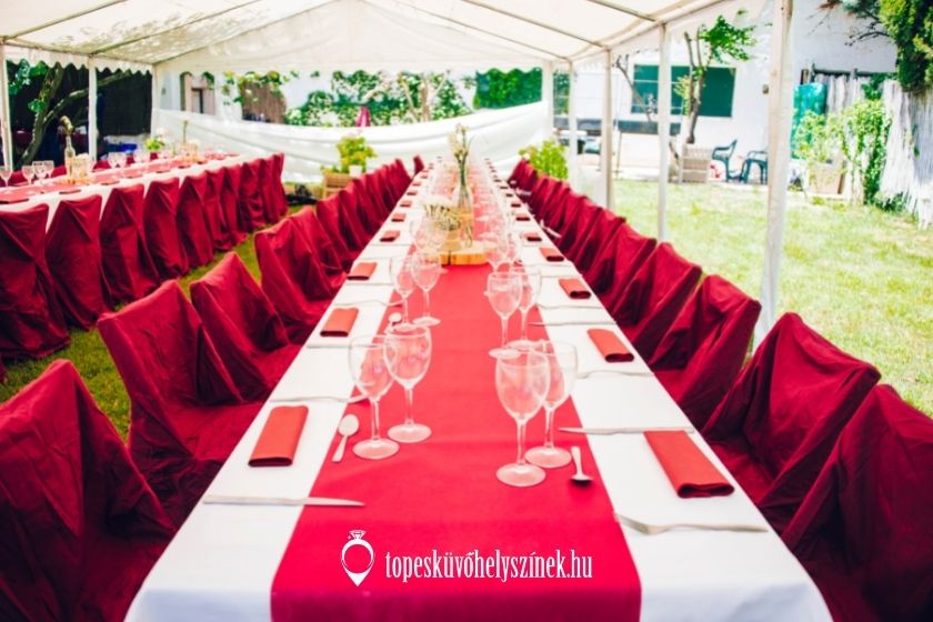 kültéri esküvői dekoráció