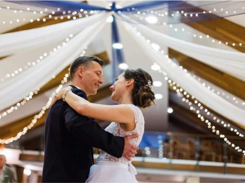 vánkos és eszcájg