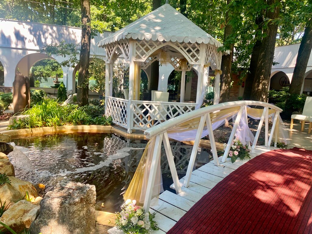 veranda_etterem_tata