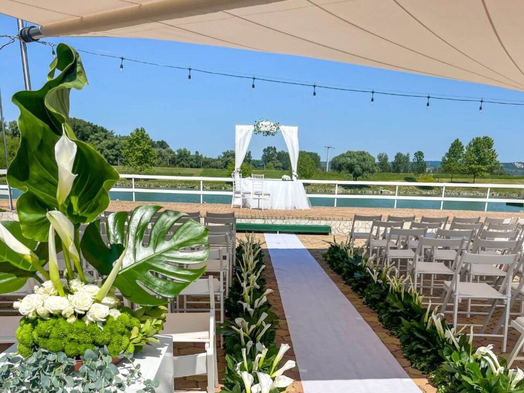 wedding beach tát esküvői helyszín