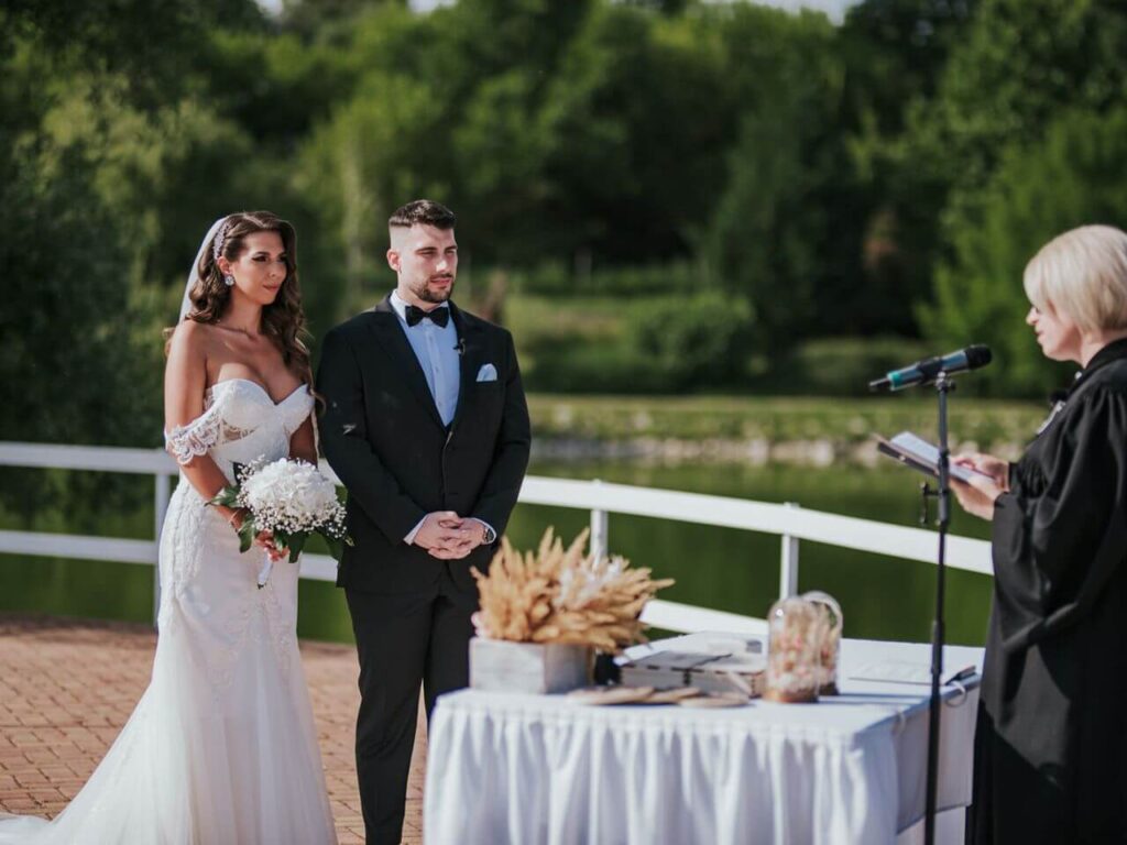 wedding beach tát esküvői helyszín