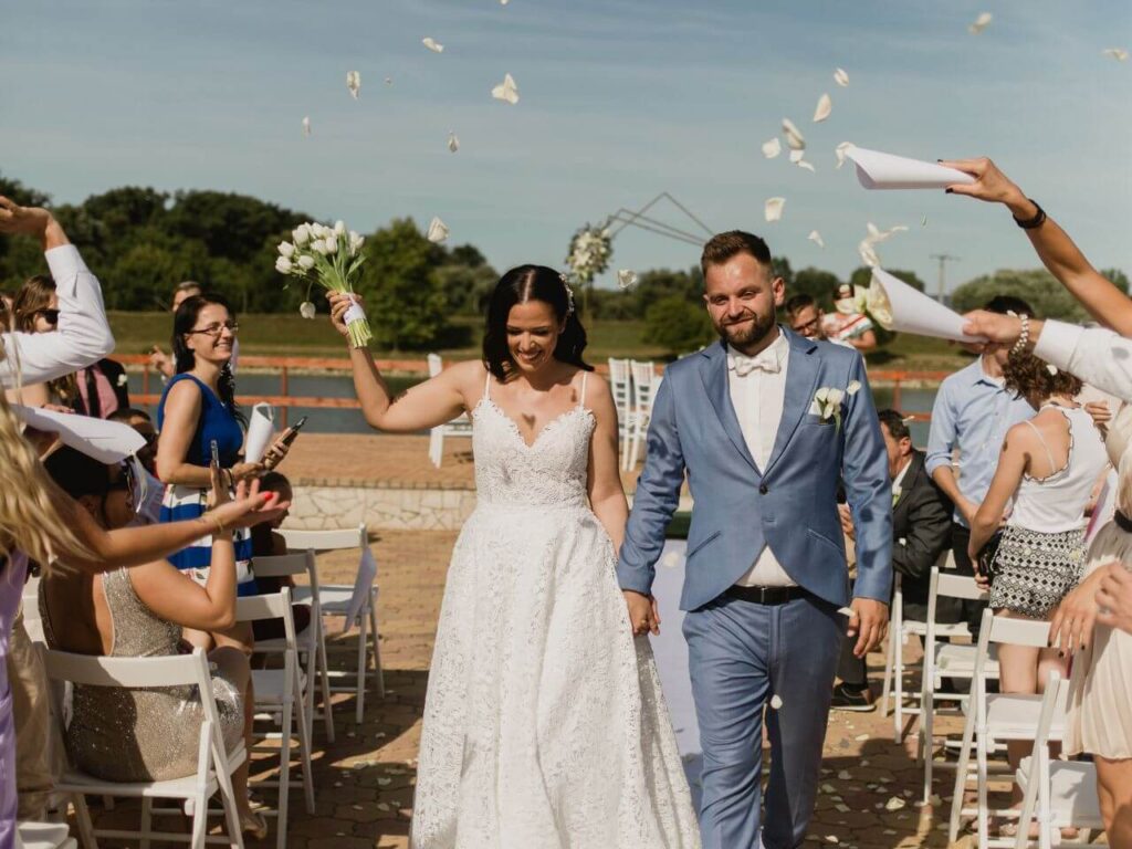 wedding beach tát esküvői helyszín