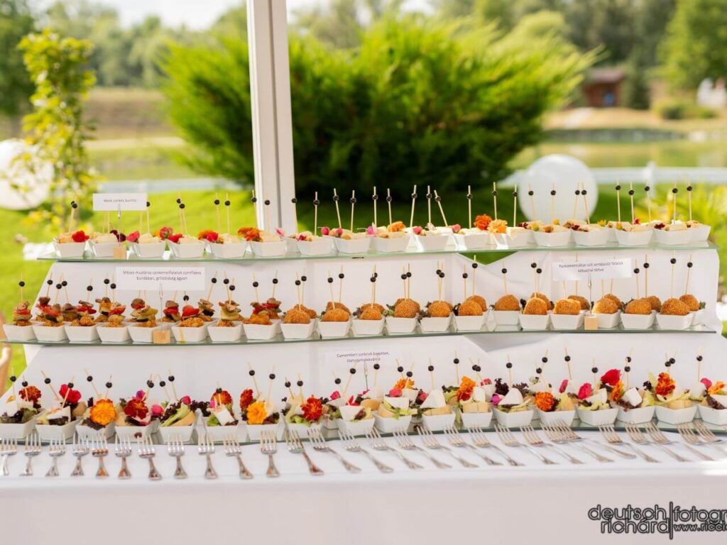 wedding beach tát esküvői helyszín