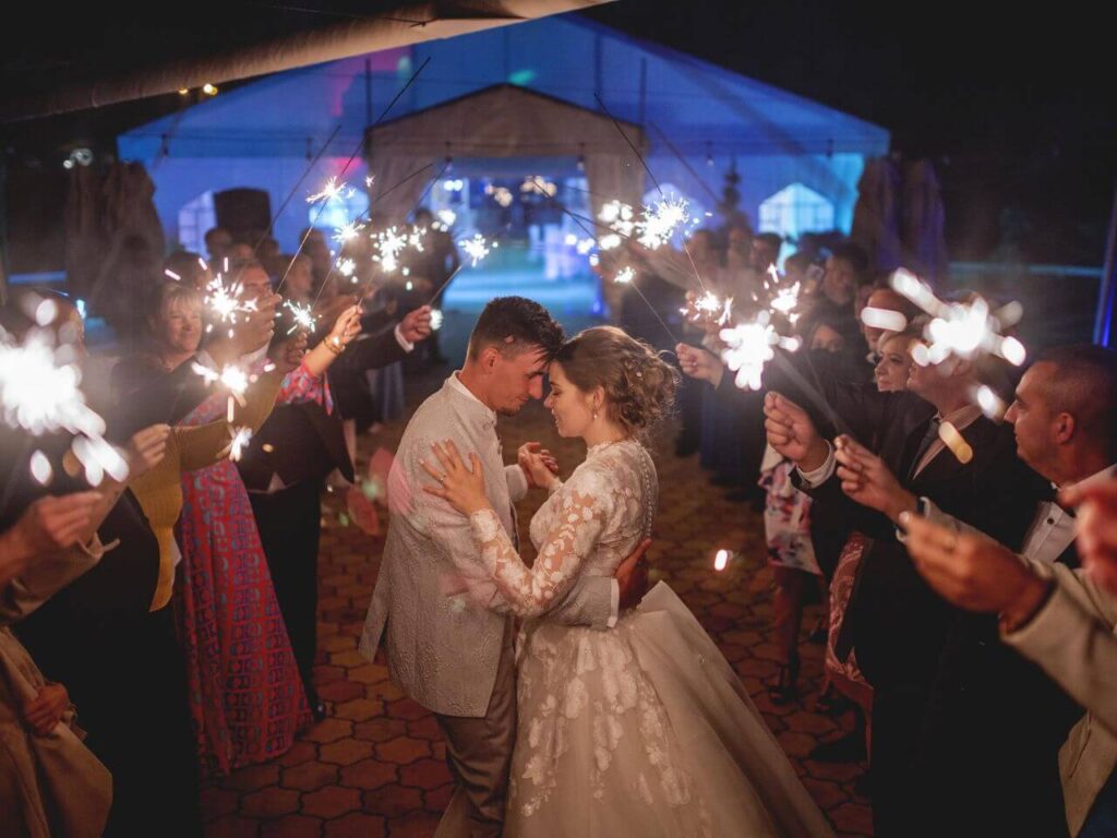 wedding beach tát esküvői helyszín