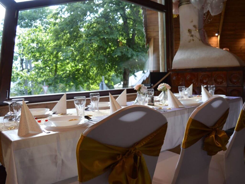 zsindelyes vendéglő dobogókő esküvőhelyszín