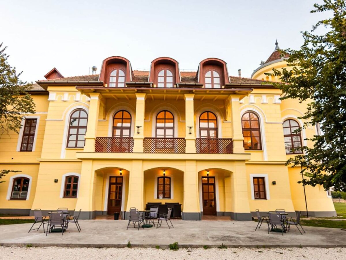 almásy kastély kétpó